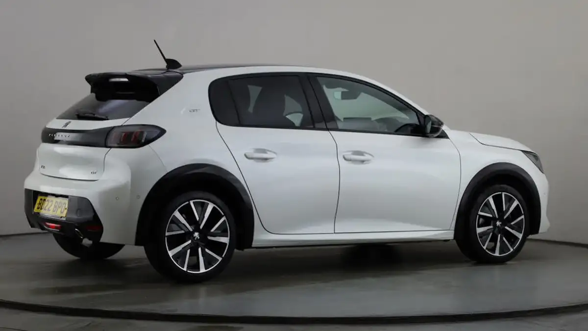 2022-peugeot-208-12-puretech-gt-100bhp-eat8-big-11