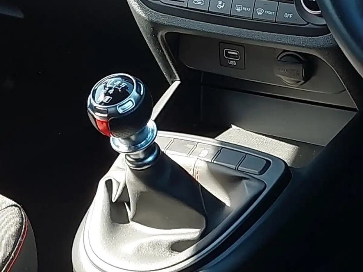 2022-hyundai-i10-10-t-gdi-n-line-big-10