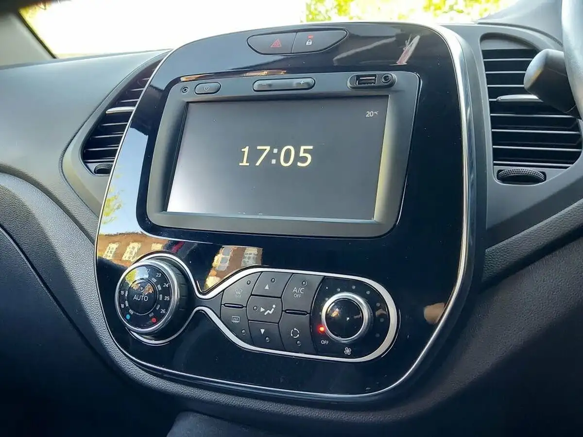 2017-renault-captur-12-dynamique-s-nav-big-40