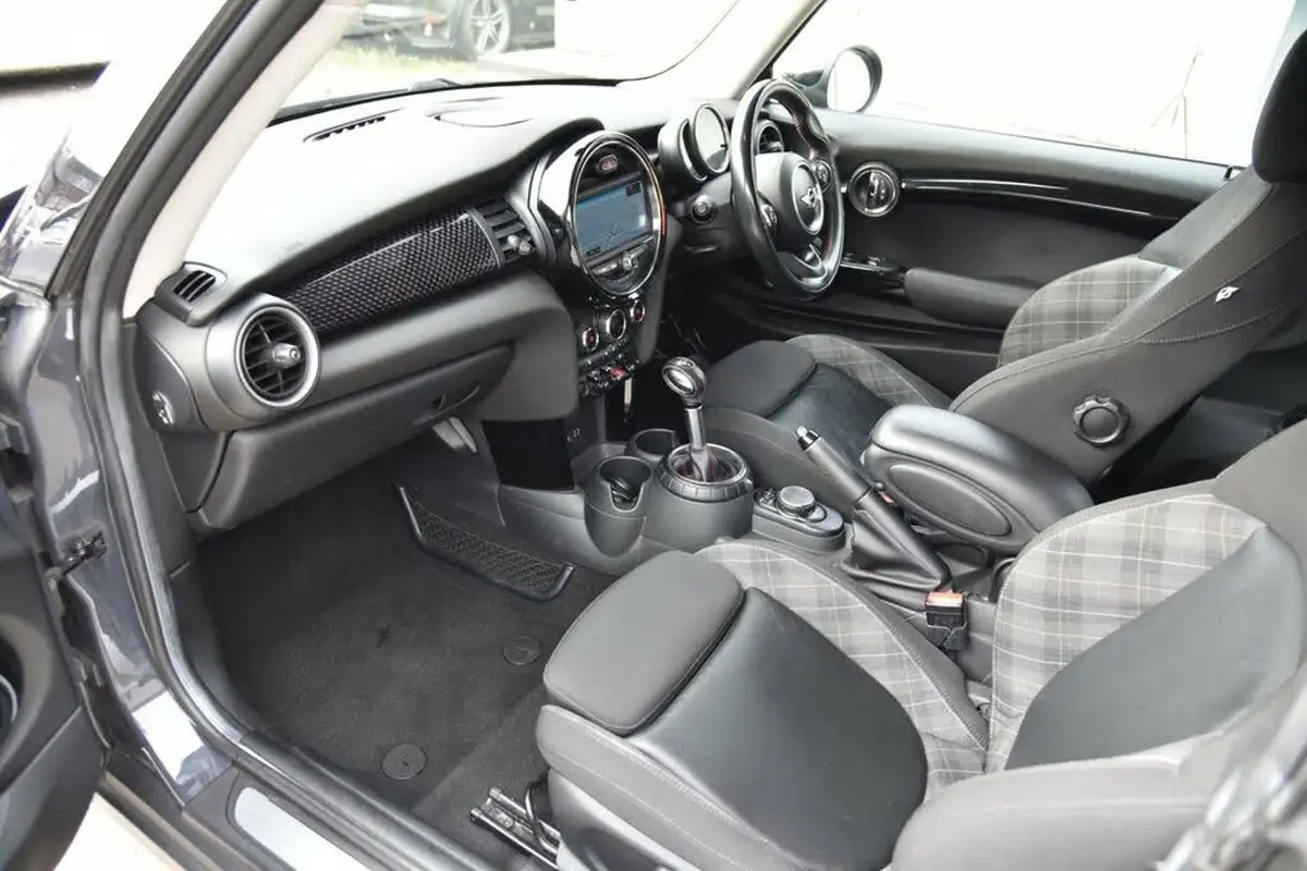 2015-mini-cooper-20td-cooper-sd-170bhp-ss-hatchback-3d-sport-auto-big-21