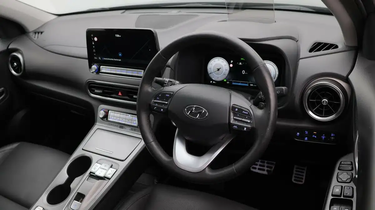 2023-hyundai-kona-e-ultimate-204ps-64kwh-105kw-obc-big-9