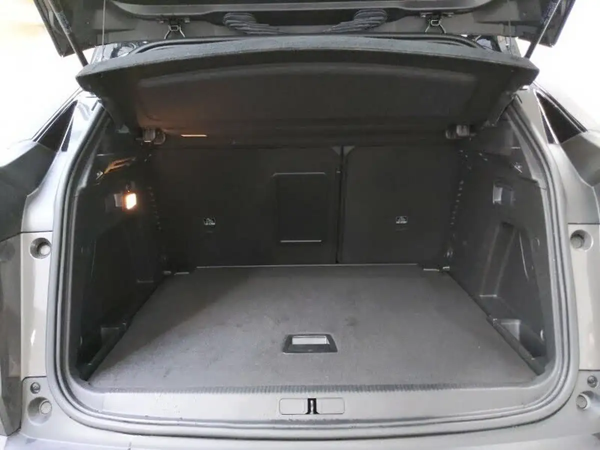 2024-peugeot-3008-suv-12-puretech-gt-136ps-hybrid-e-dsc6-big-7