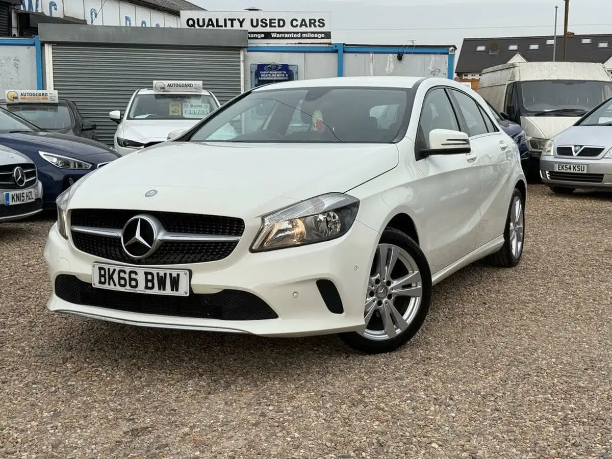 2016-mercedes-benz-a-class-15d-a180d-sport-executivess-7g-dct-big-1