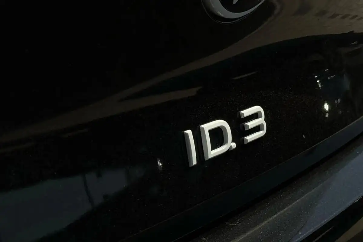 2024-volkswagen-id3-e-pro-match-59kwh-big-24