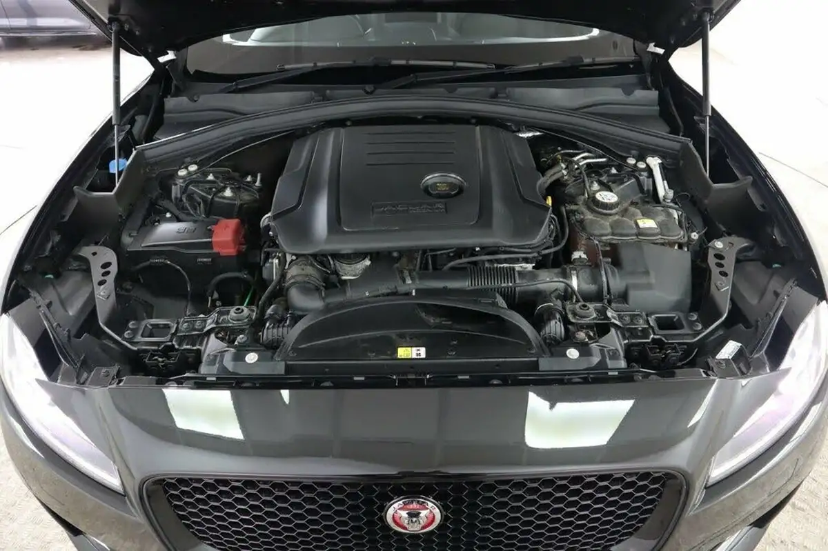 2020-jaguar-f-pace-20-i4d-chequered-flag-240ps-big-26