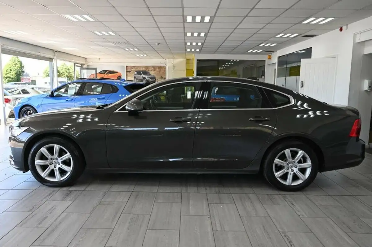 2018-volvo-s90-20td-d4-momentum-big-3