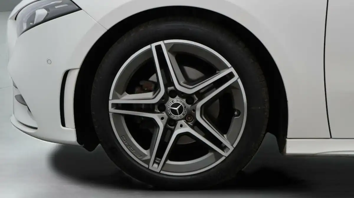 2020-mercedes-benz-a-class-13-a200-amg-line-premium-plus-hatchback-5d-7g-dct-big-18