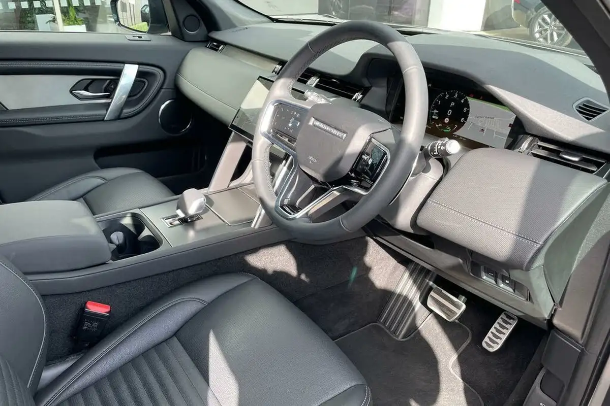 2024-land-rover-discovery-sport-15-p270e-dynamic-se-big-16