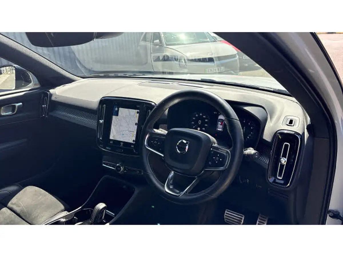 2020-volvo-xc40-20-b4-r-design-awd-big-10