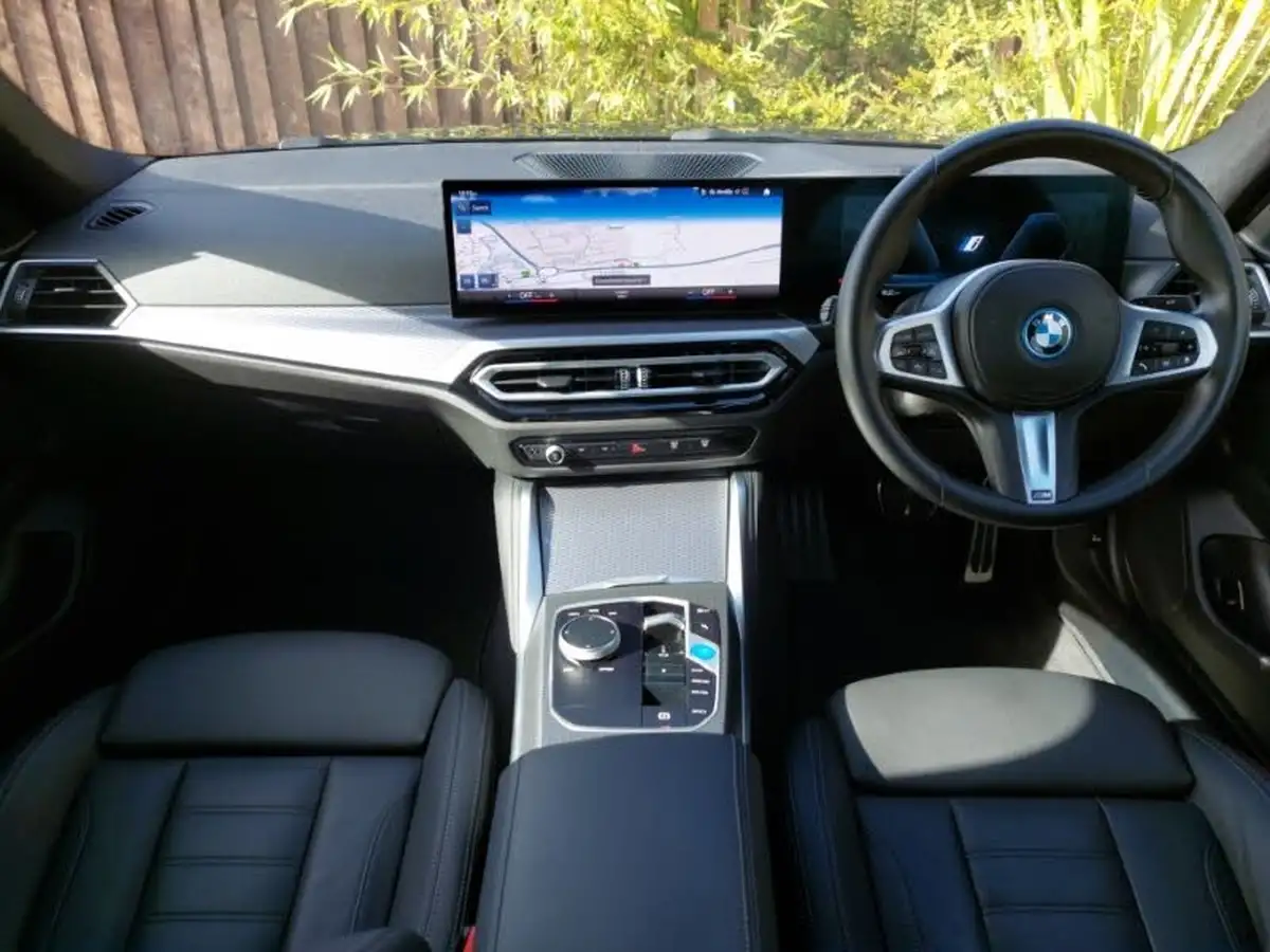 2023-bmw-i4-e-edrive35-m-sport-big-2