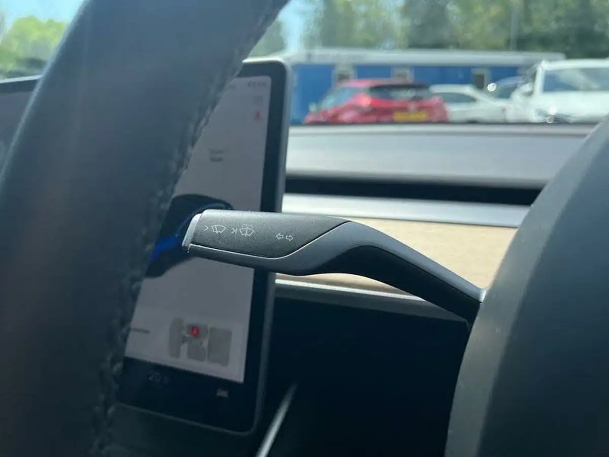 2020-tesla-model-3-e-long-range-big-27