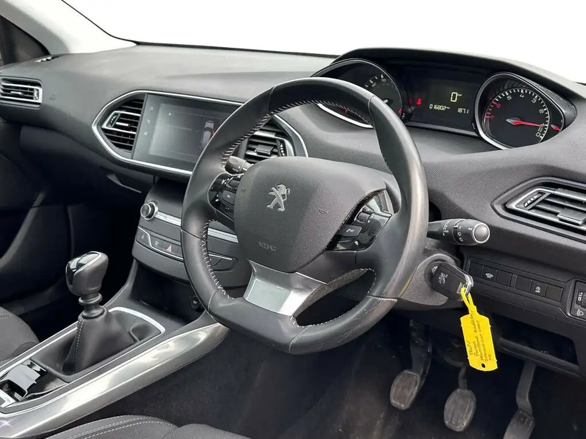 2020-peugeot-308-12-puretech-allure-130bhp-big-5