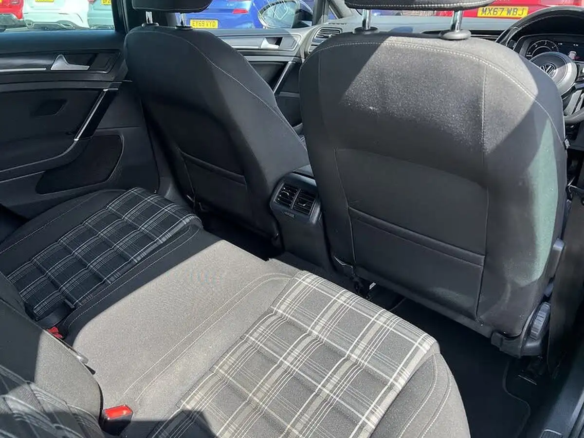 2018-volkswagen-golf-20tdi-gtd-hatchback-5d-dsg-big-16
