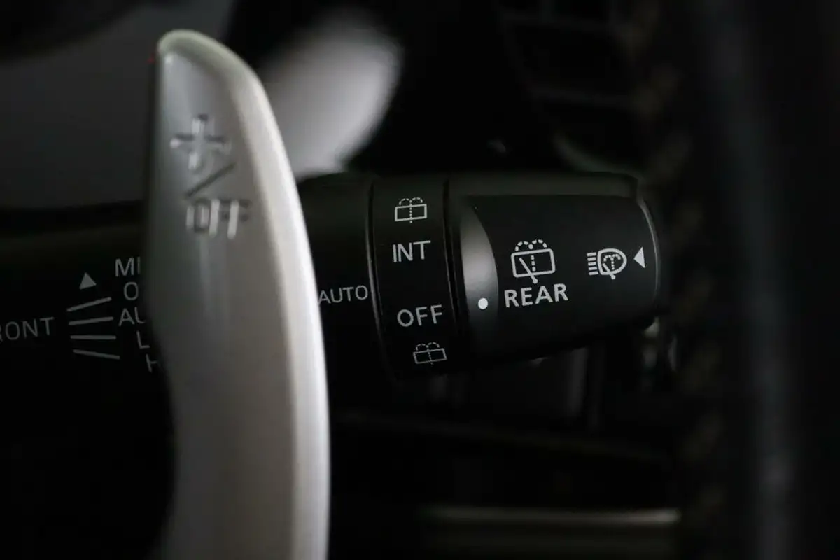 2019-mitsubishi-outlander-24-dynamic-phev-big-17
