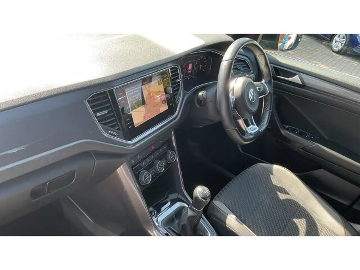 2020-volkswagen-t-roc-15-tsi-r-line-hatchback-5d-big-1