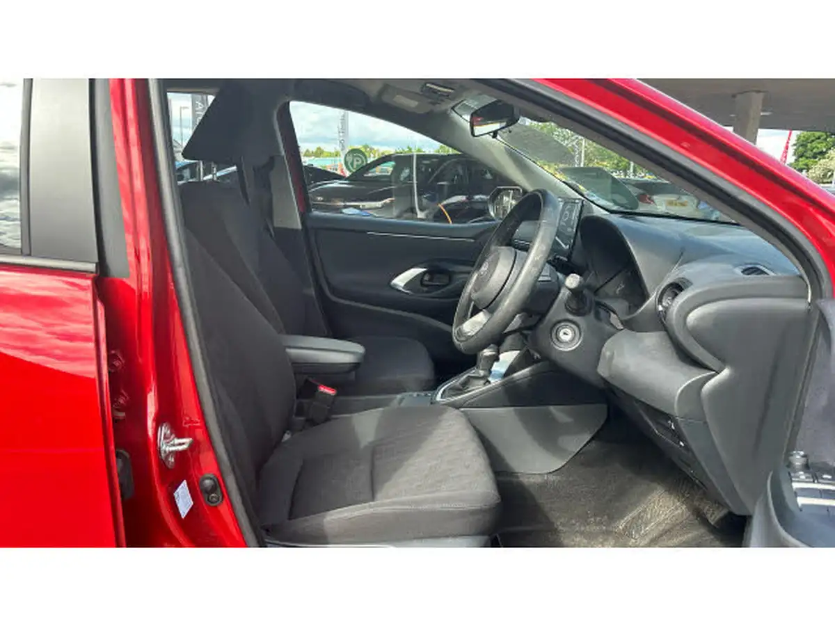 2024-toyota-yaris-15-vvt-i-icon-big-10