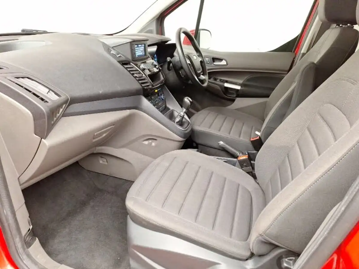 2021-ford-tourneo-connect-15-titanium-120ps-1499cc-big-4