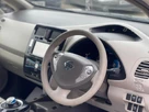 2013-nissan-leaf-e-auto-small-19