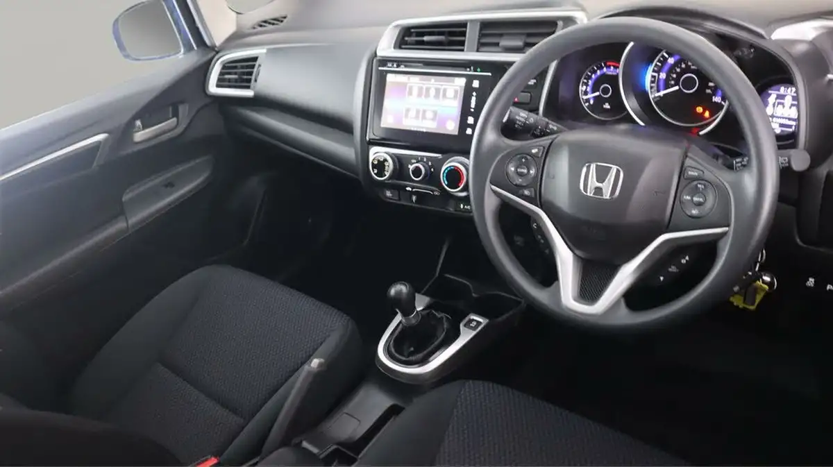 2019-honda-jazz-13-i-vtec-se-big-9