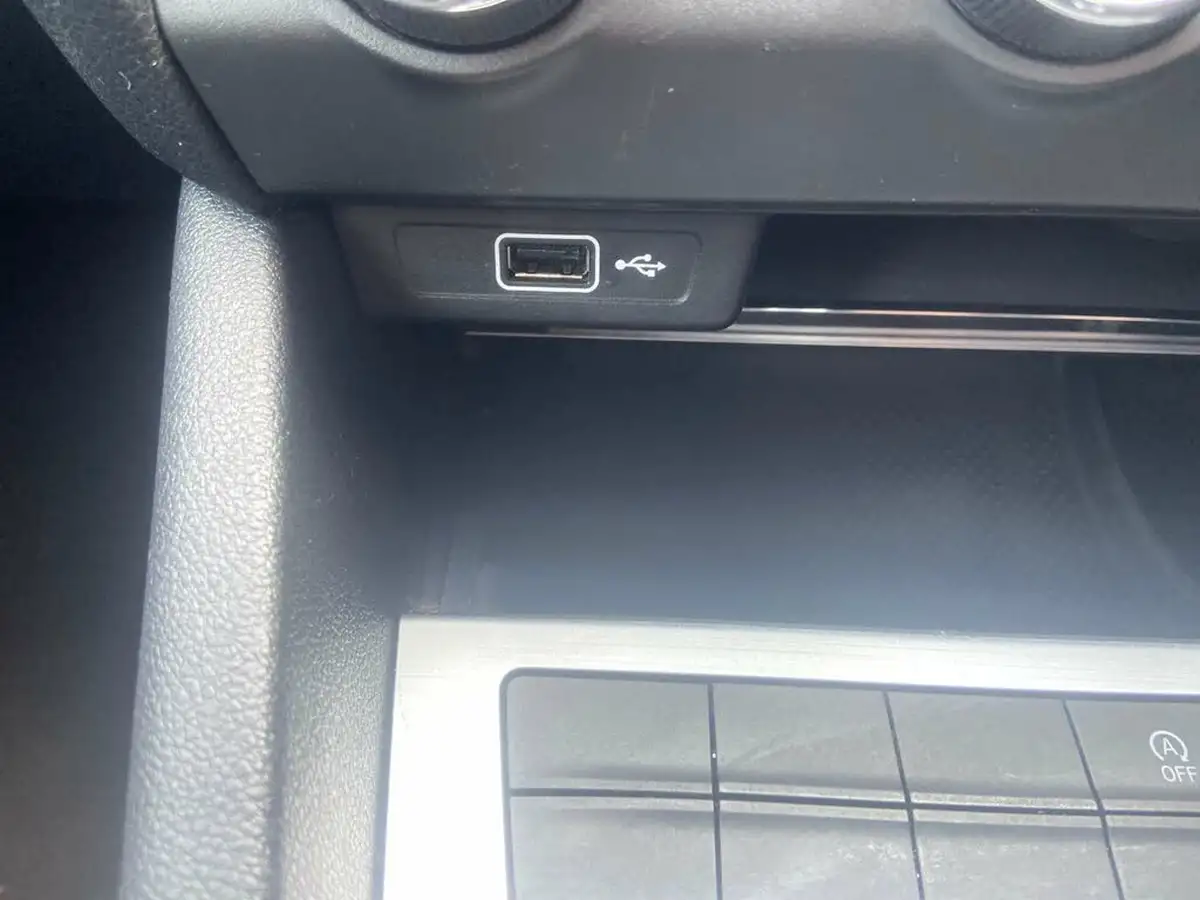 2018-skoda-octavia-16tdi-se-scr-estate-dsg-big-38