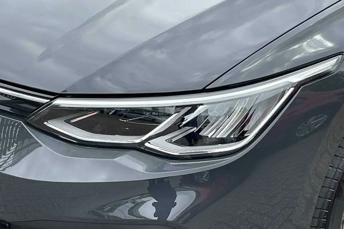 2023-volkswagen-golf-10-etsi-life-estate-big-20