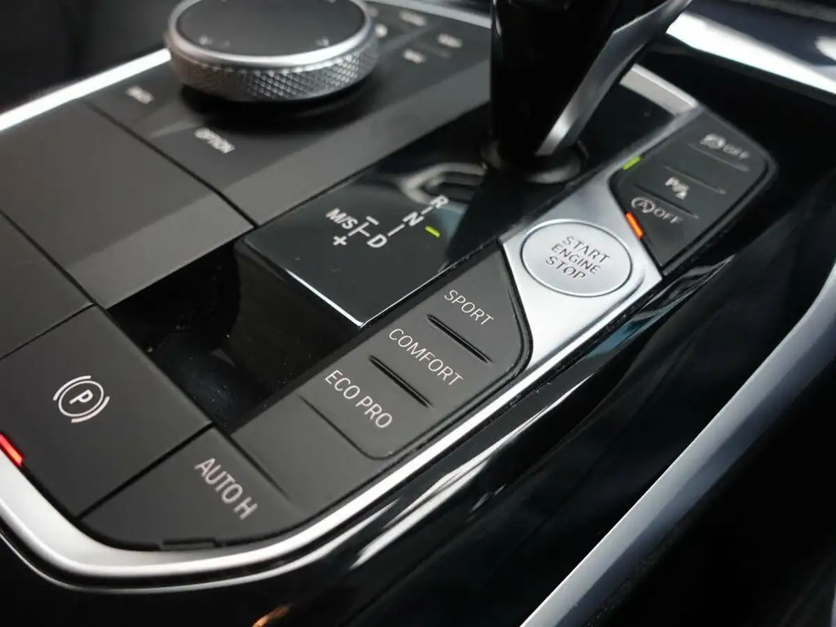 2019-bmw-3-series-big-31