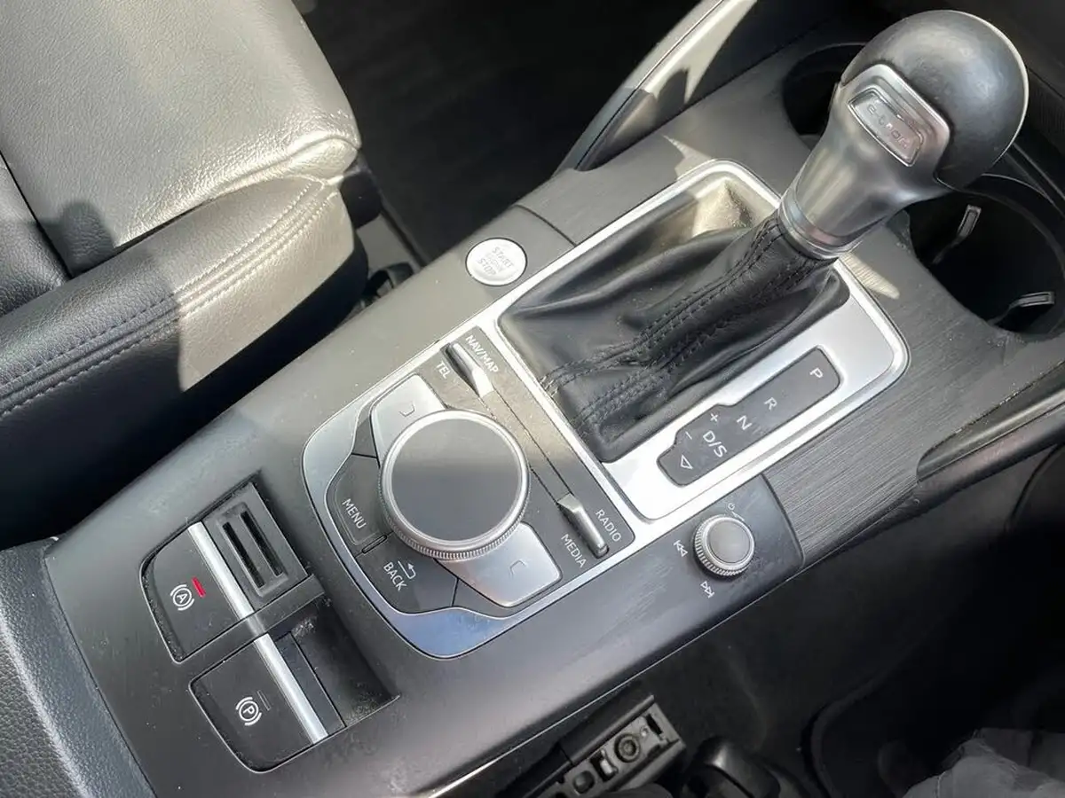 2020-audi-a3-14-40-e-tron-big-27