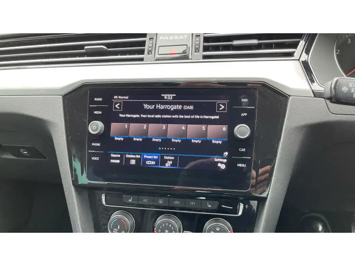 2020-volkswagen-passat-15-tsi-sel-saloon-4d-big-11