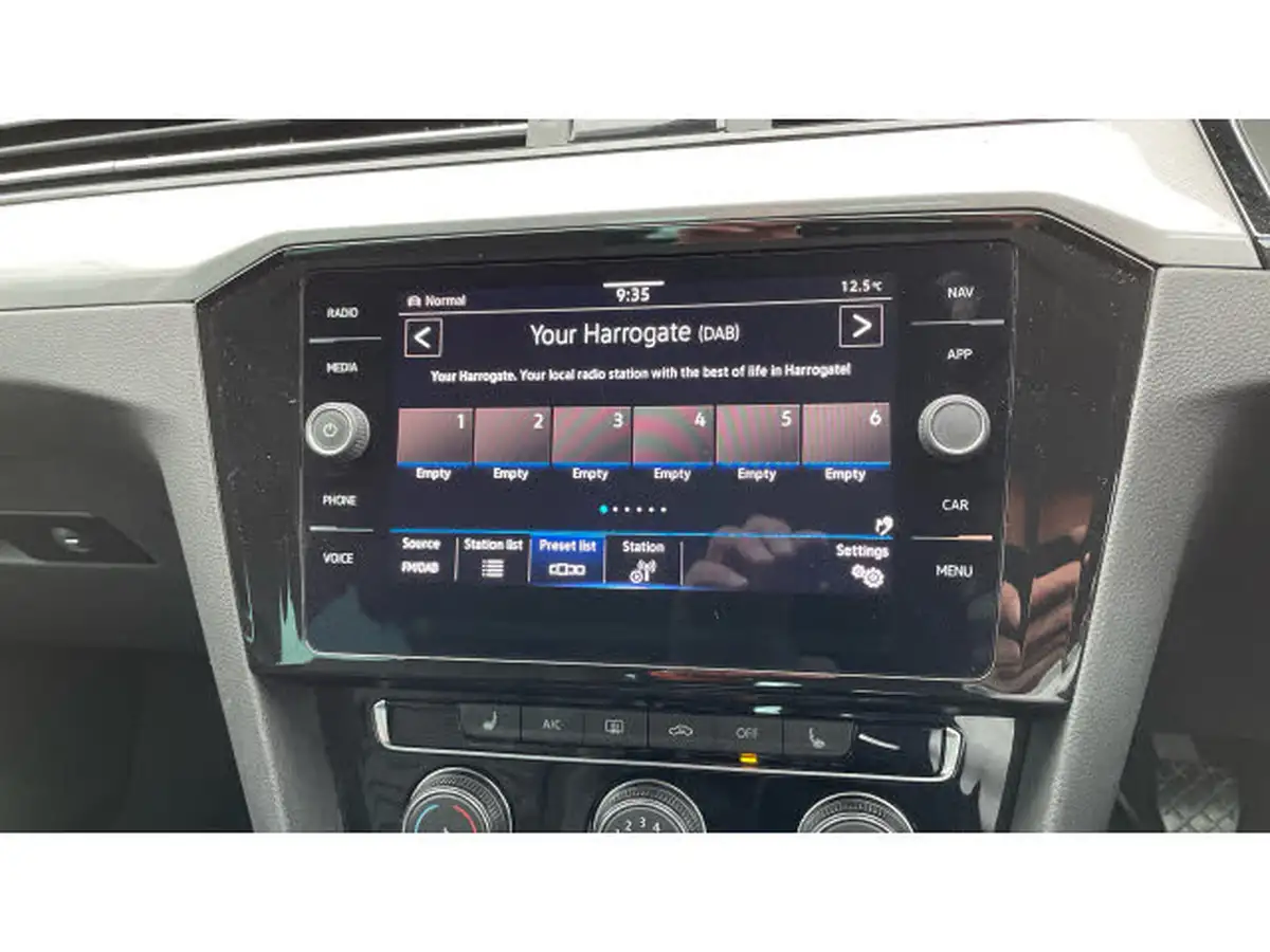 2020-volkswagen-passat-15-tsi-sel-saloon-4d-big-35