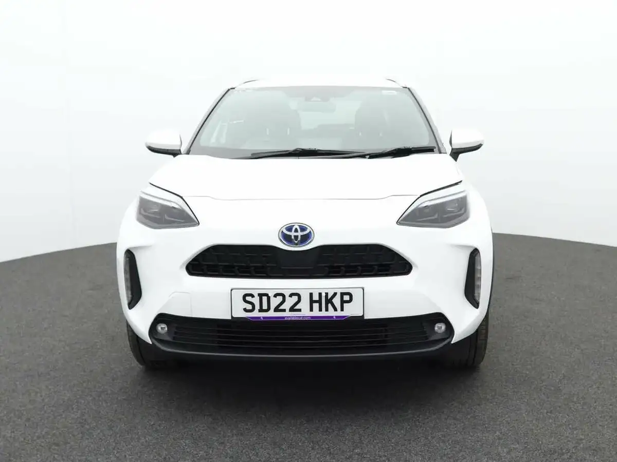 2022-toyota-yaris-15-vvt-i-design-panoramic-roof-big-1