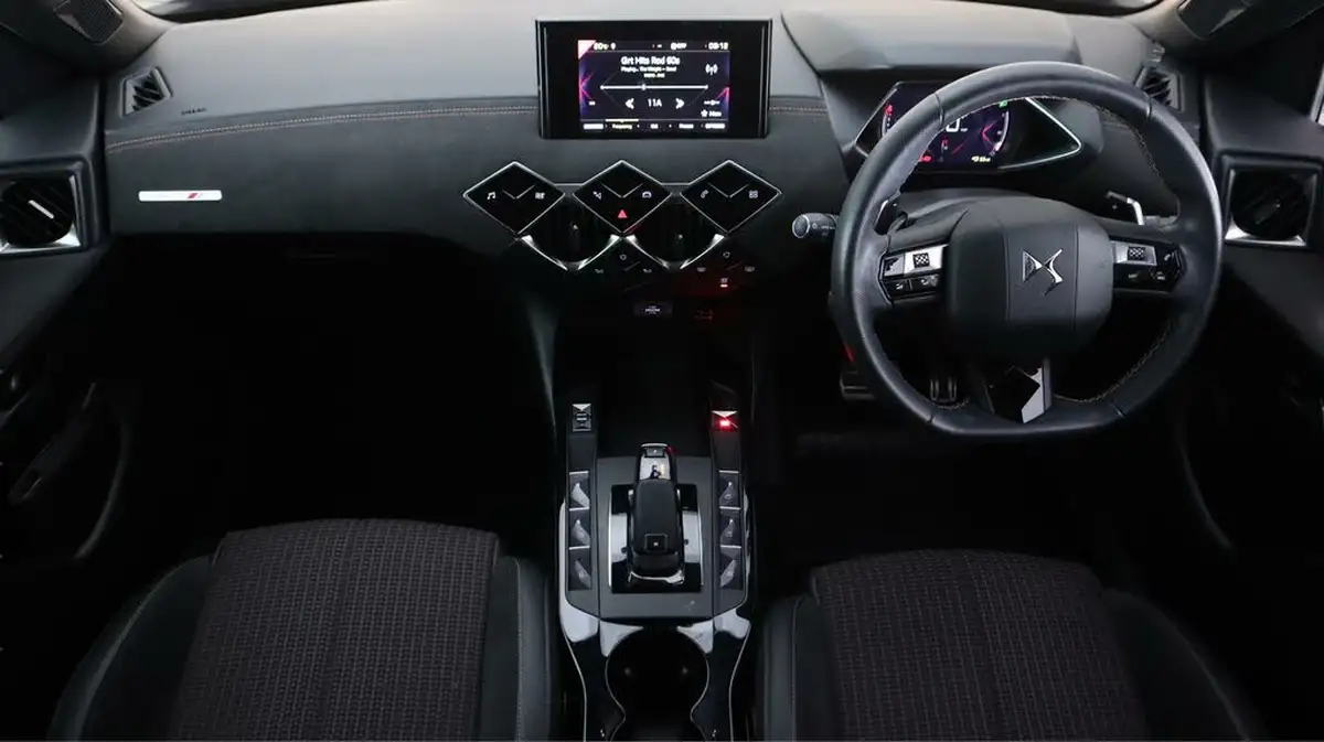2021-ds-ds-3-crossback-12-puretech-performance-line-130ps-eat8-big-11