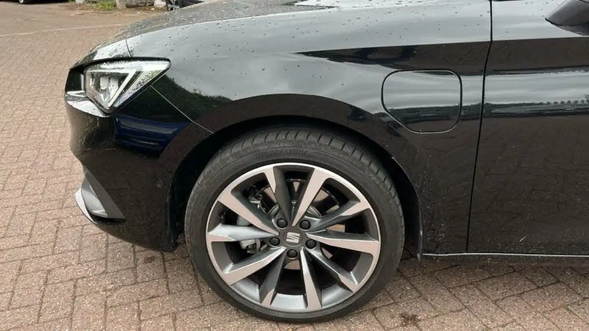 2024-seat-leon-14-e-hybrid-fr-sport-estate-big-12