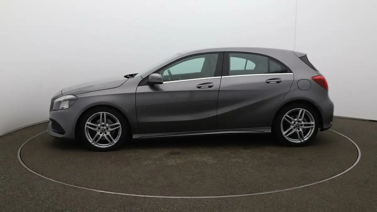 2018-mercedes-benz-a-class-16-a180-amg-line-ss-7g-dct-big-64