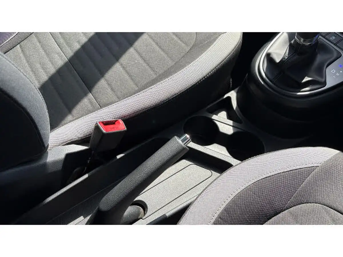 2023-hyundai-i10-12-se-connect-auto-big-40