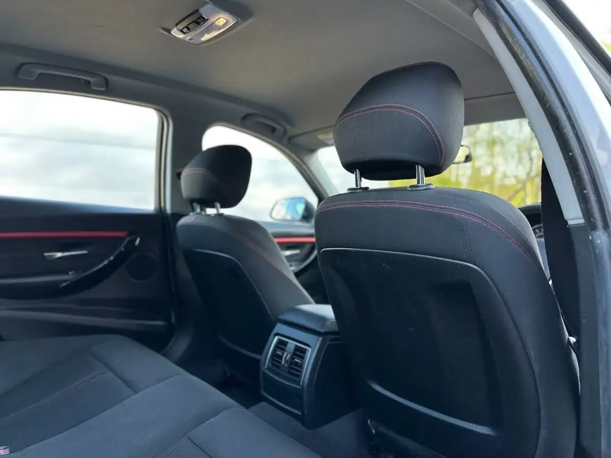 2016-bmw-3-series-15-318i-sport-saloon-4d-big-28