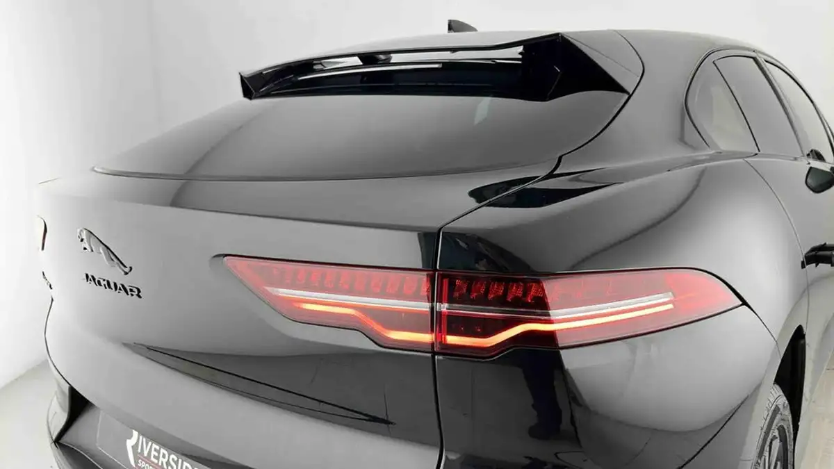 2023-jaguar-i-pace-ev400-hse-black-big-27