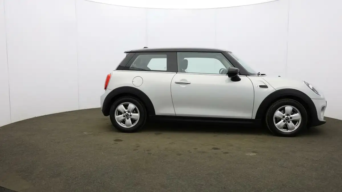 2019-mini-cooper-15-cooper-classic-hatchback-3d-big-49
