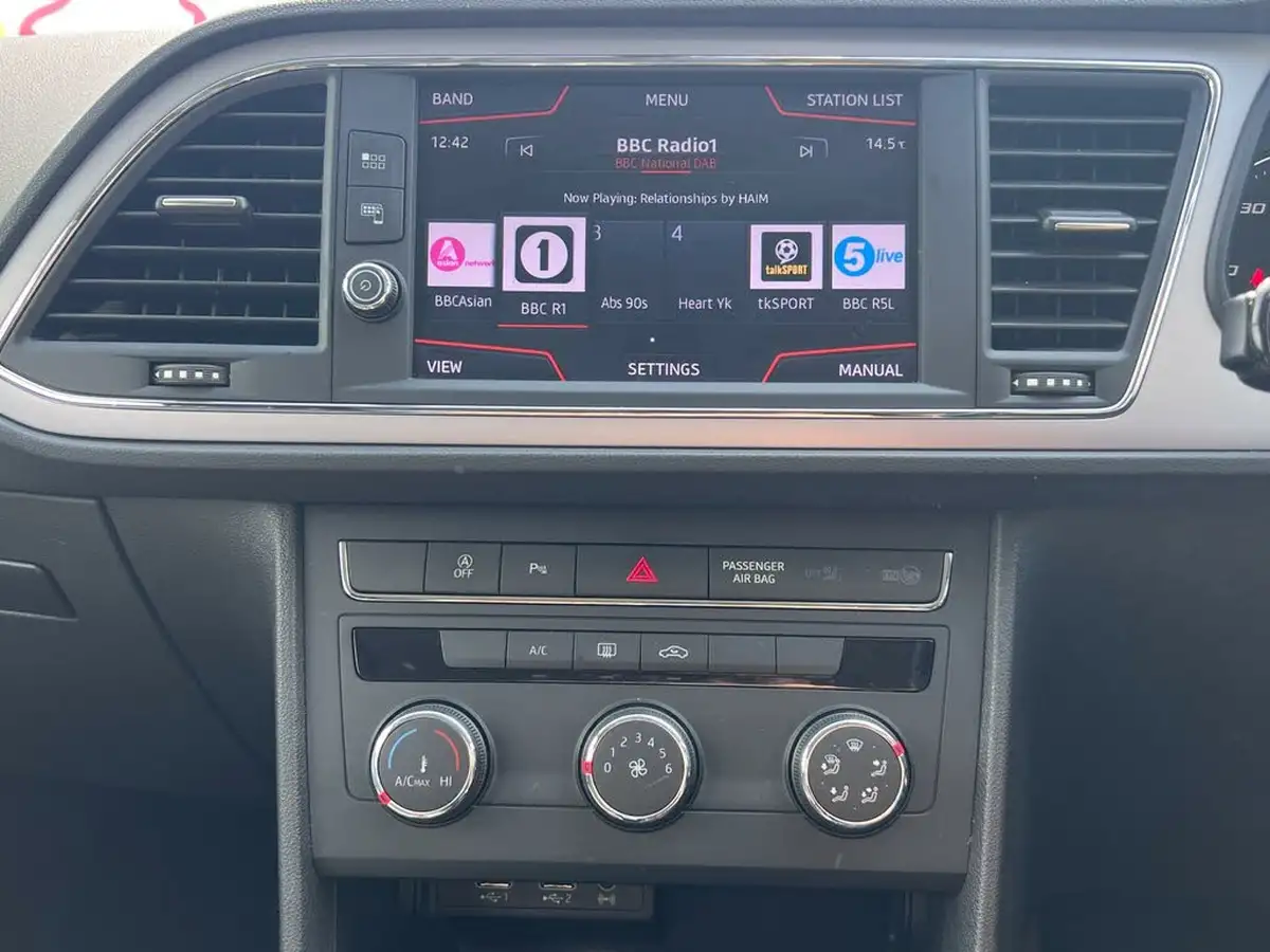 2020-seat-leon-20tdi-se-dynamic-150ps-hatchback-dsg-big-23