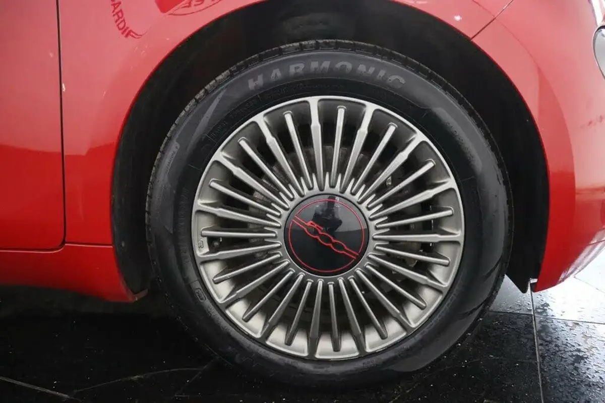 2022-fiat-500-e-red-117bhp-big-40