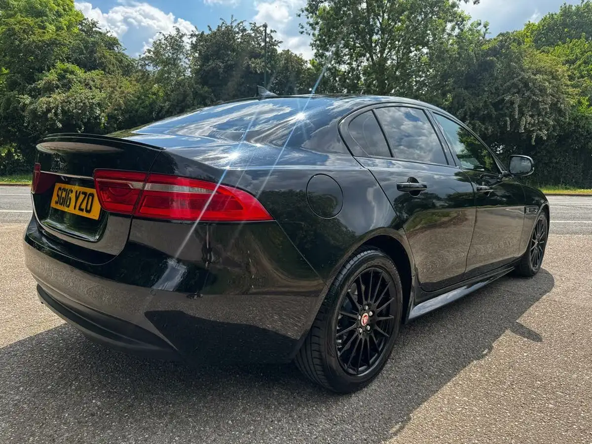 2016-jaguar-xe-20d-r-sport-163ps-auto-big-14