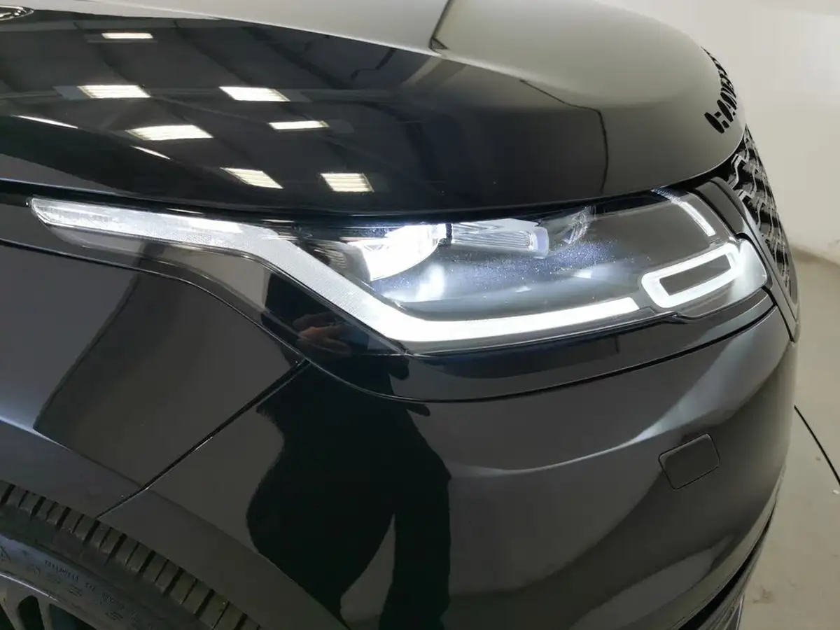 2022-land-rover-range-rover-velar-20-d200-velar-big-6