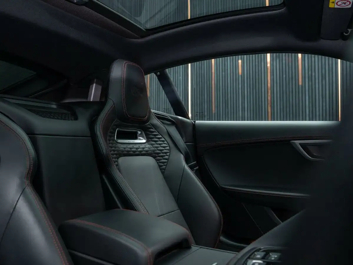 2020-jaguar-f-type-50-v8-sc-r-575ps-awd-coupe-big-46