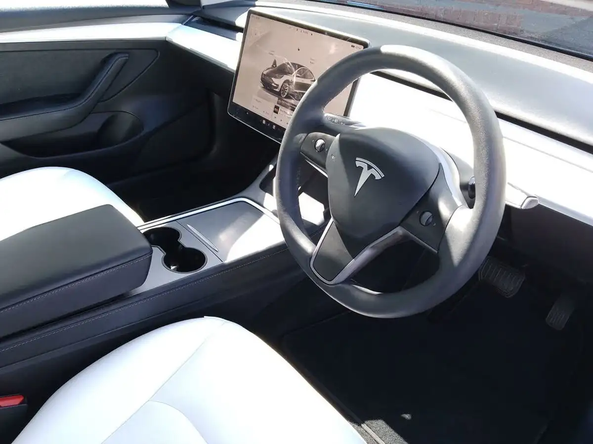 2022-tesla-model-3-e-long-range-big-9