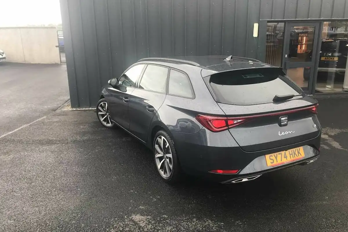 2024-seat-leon-15-tsi-evo-fr-sport-150ps-estate-big-2
