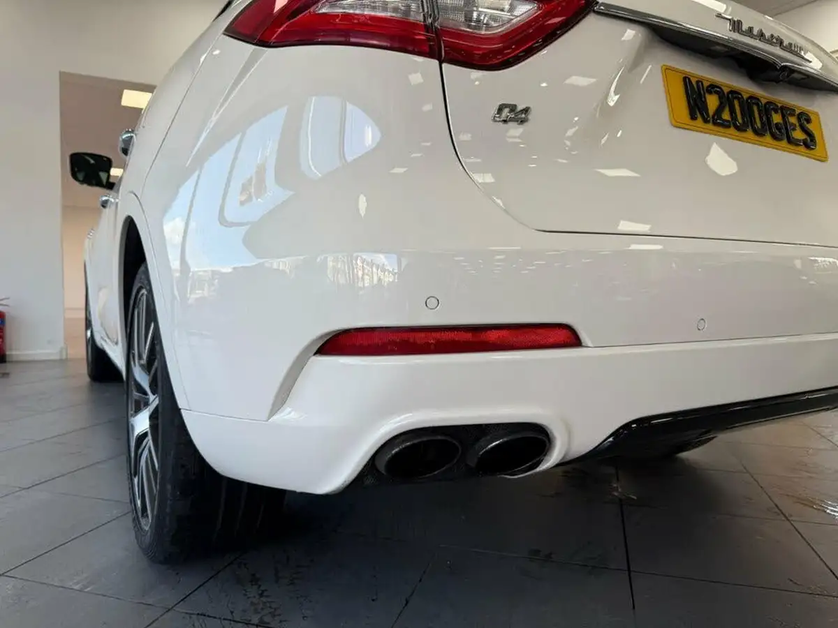 2017-maserati-levante-big-12