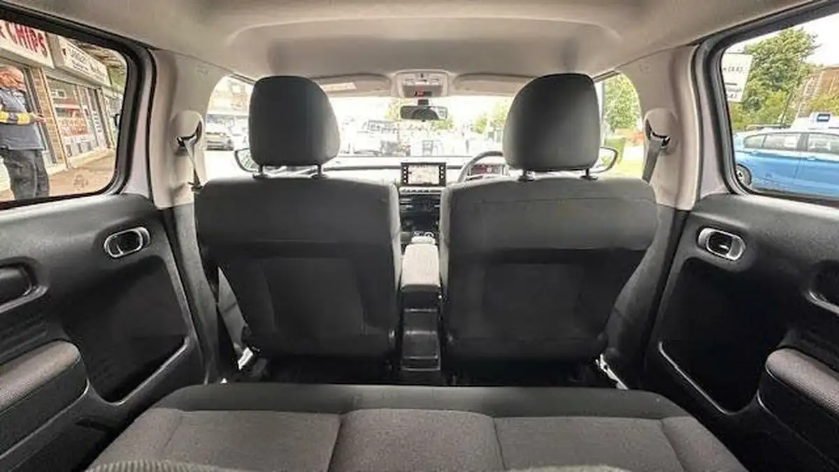 2016-citroen-c4-cactus-12-puretech-flair-82ps-ss-etg-big-19