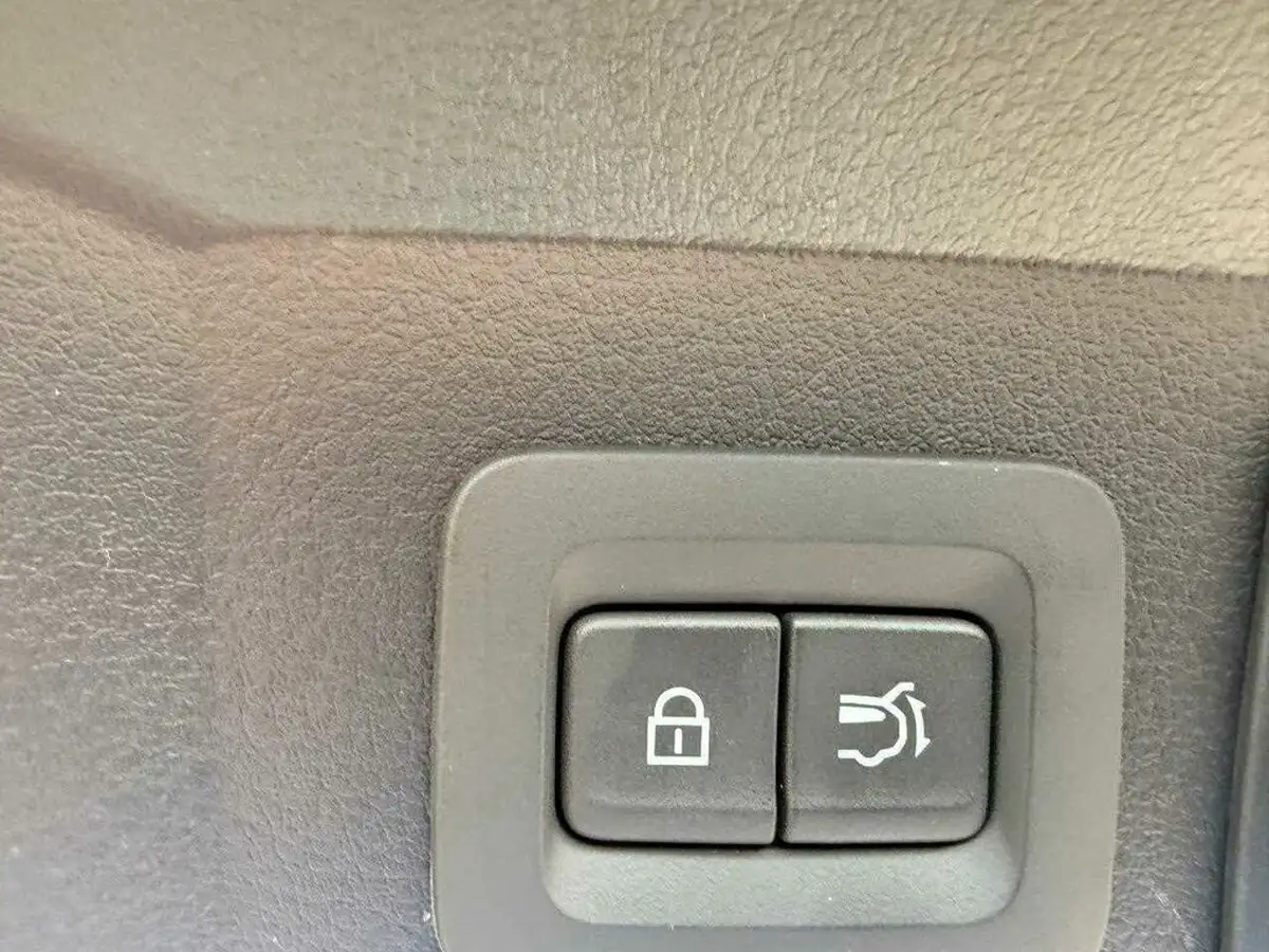 2025-mazda-cx-60-25-e-skyactiv-homura-convenience-driver-assistance-big-20