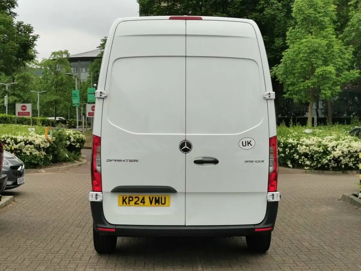 2024-mercedes-benz-sprinter-20cdi-315-l2h1-premium-big-5