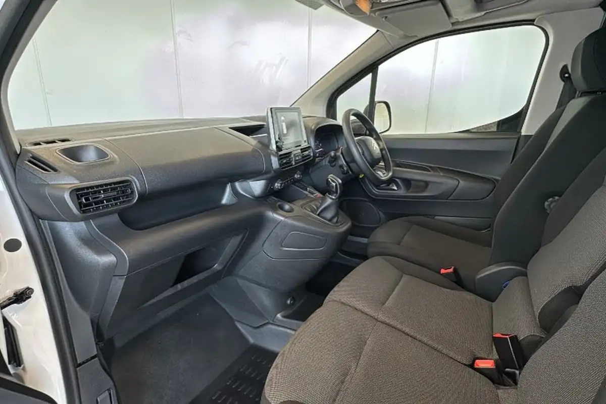 2021-citroen-berlingo-15bluehdi-1000-enterprise-100pseu6dt-e-ss-panel-big-17