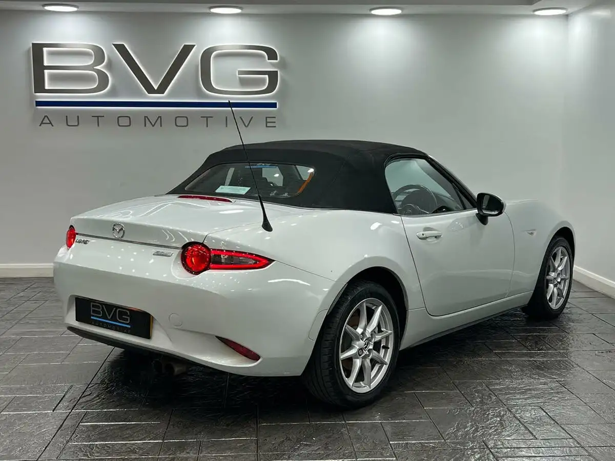 2015-mazda-mx-5-15-se-l-nav-big-15